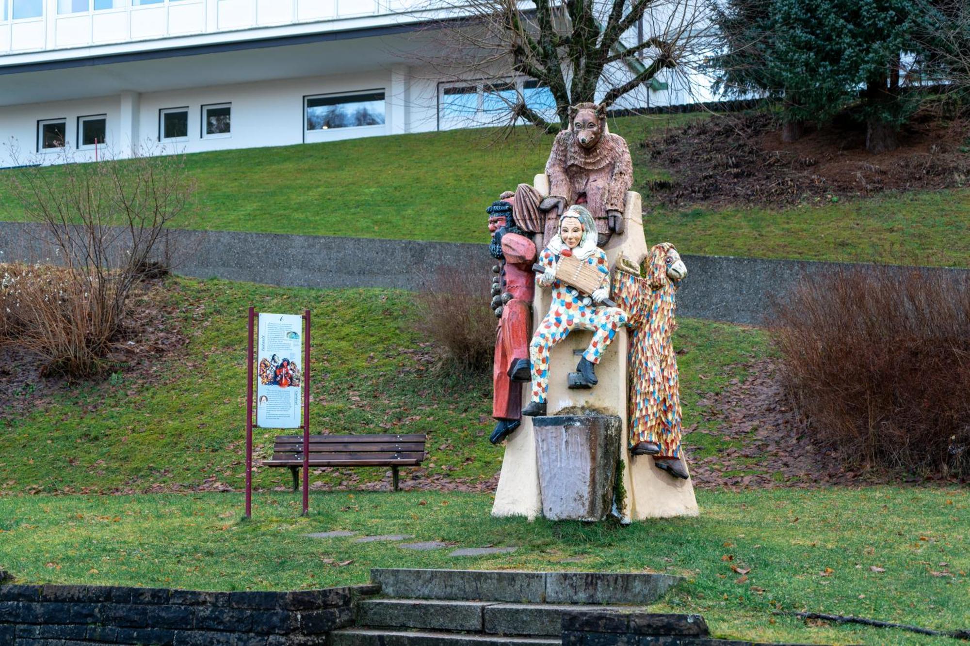 Rita - Atemberaubenden Wasserfaelle Triberg im Schwarzwald Luaran gambar